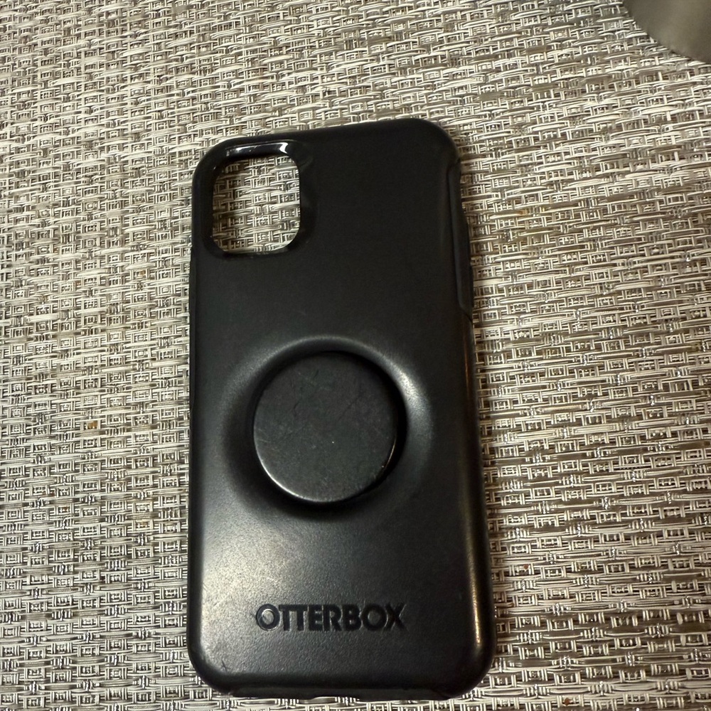 OtterBox Black Phone Case with Popsocket